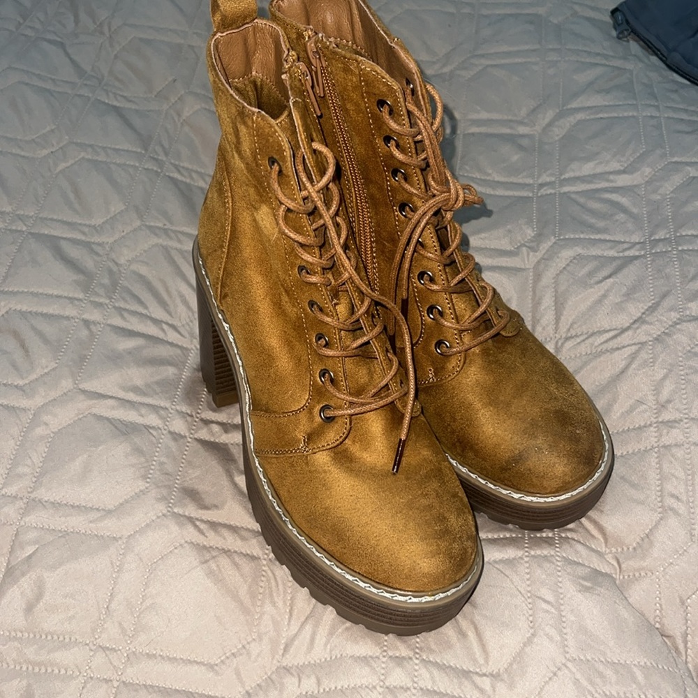 Brand new boots. 7.5 No Box